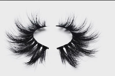 She’s Kaptured Eyelash